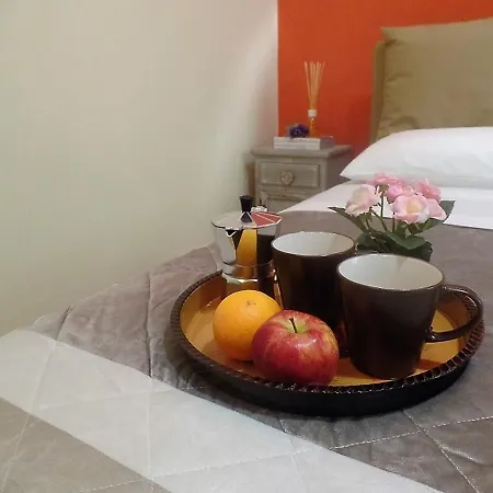 فندق مبيت وإفطار La Canzanella نابولي