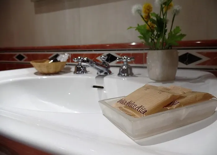 לינה וארוחת בוקר La Canzanella 4*